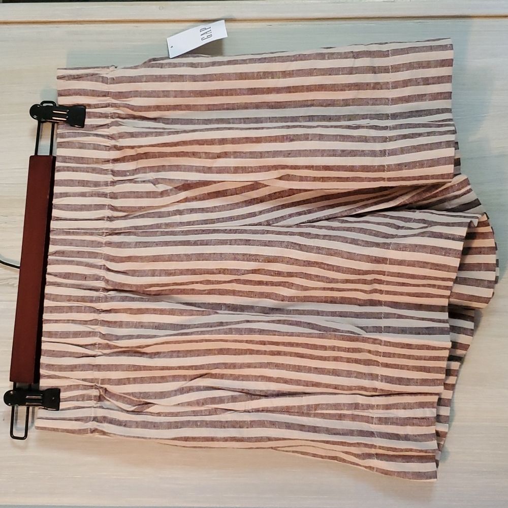 Linen pull on shorts